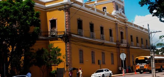 Sin atenciones por falta de energía eléctrica en el Hospital San Felipe